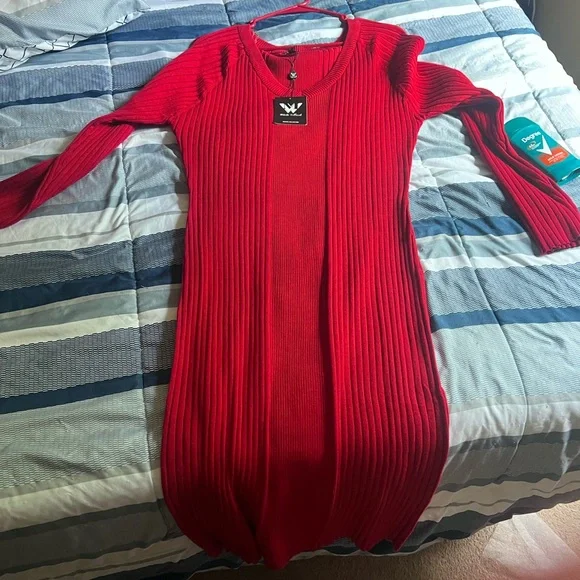 White mark form fitting sweater dress - Picture 2 of 4